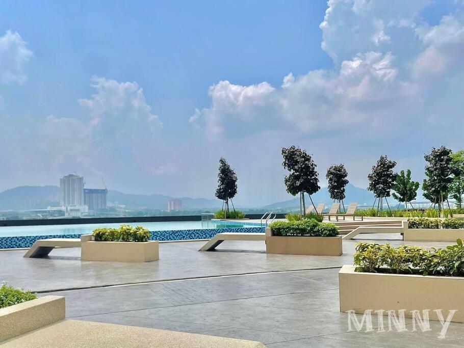Netizen Near Mrt Couple Balcony Suite #31 Kampong Bukit Dukong Extérieur photo