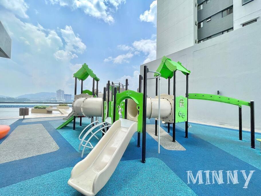 Netizen Near Mrt Couple Balcony Suite #31 Kampong Bukit Dukong Extérieur photo