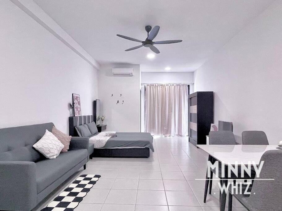 Netizen Near Mrt Couple Balcony Suite #31 Kampong Bukit Dukong Extérieur photo