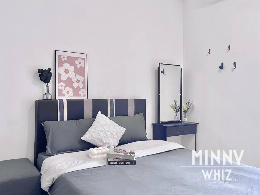 Netizen Near Mrt Couple Balcony Suite #31 Kampong Bukit Dukong Extérieur photo